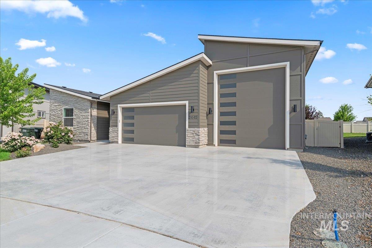 2445 N Klemmer Ave., Kuna, Idaho 83634, 3 Bedrooms, 2 Bathrooms, Residential For Sale, Price $624,900,MLS 98975276