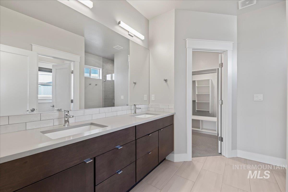 2445 N Klemmer Ave., Kuna, Idaho 83634, 3 Bedrooms, 2 Bathrooms, Residential For Sale, Price $624,900,MLS 98975276