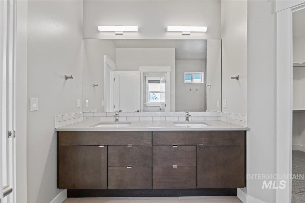 2445 N Klemmer Ave., Kuna, Idaho 83634, 3 Bedrooms, 2 Bathrooms, Residential For Sale, Price $624,900,MLS 98975276