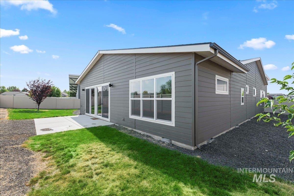 2445 N Klemmer Ave., Kuna, Idaho 83634, 3 Bedrooms, 2 Bathrooms, Residential For Sale, Price $624,900,MLS 98975276