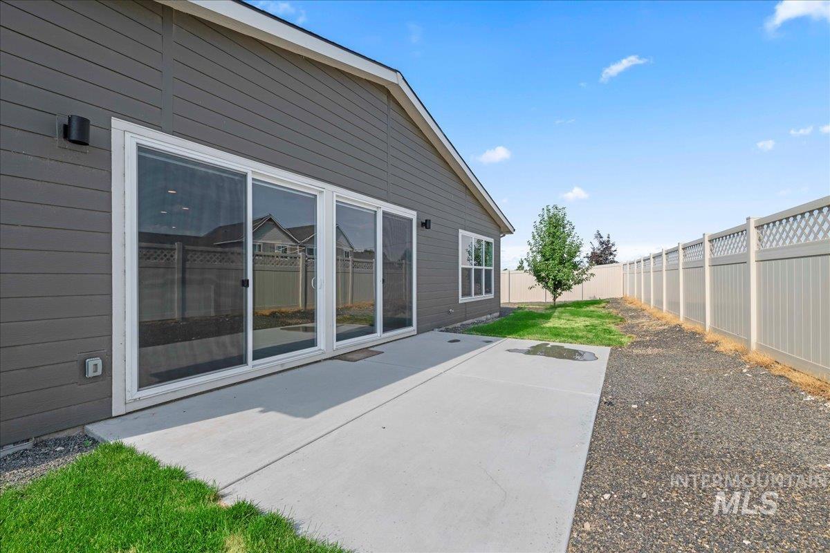 2445 N Klemmer Ave., Kuna, Idaho 83634, 3 Bedrooms, 2 Bathrooms, Residential For Sale, Price $624,900,MLS 98975276