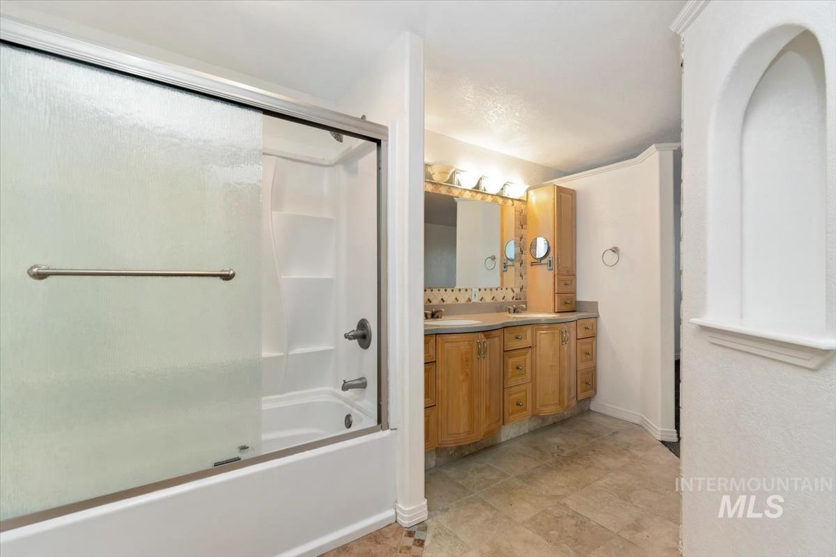 3320 Wilson Lane, Nampa, Idaho 83686, 3 Bedrooms, 2 Bathrooms, Residential For Sale, Price $650,000,MLS 98975277