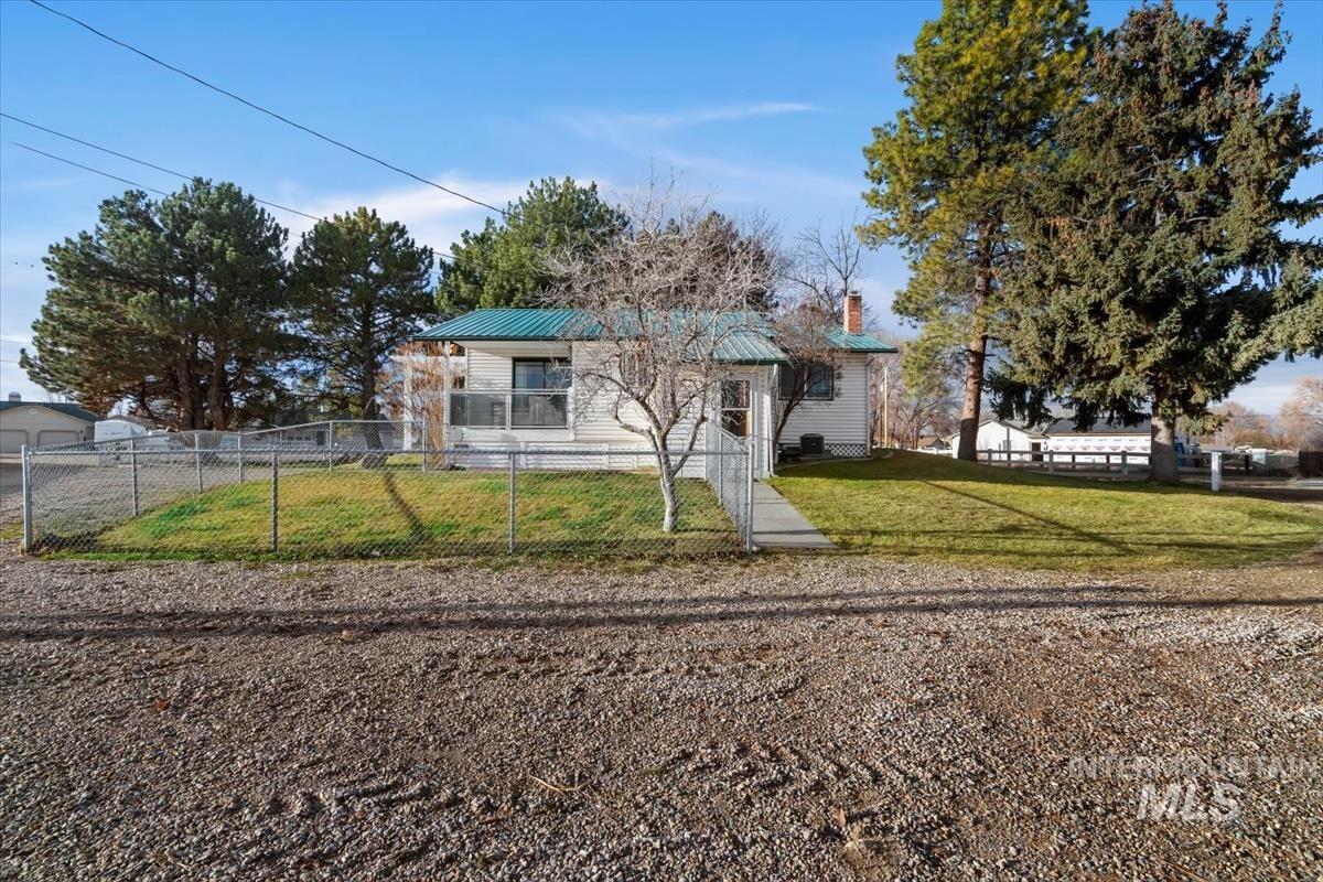 3320 Wilson Lane, Nampa, Idaho 83686, 3 Bedrooms, 2 Bathrooms, Residential For Sale, Price $650,000,MLS 98975277