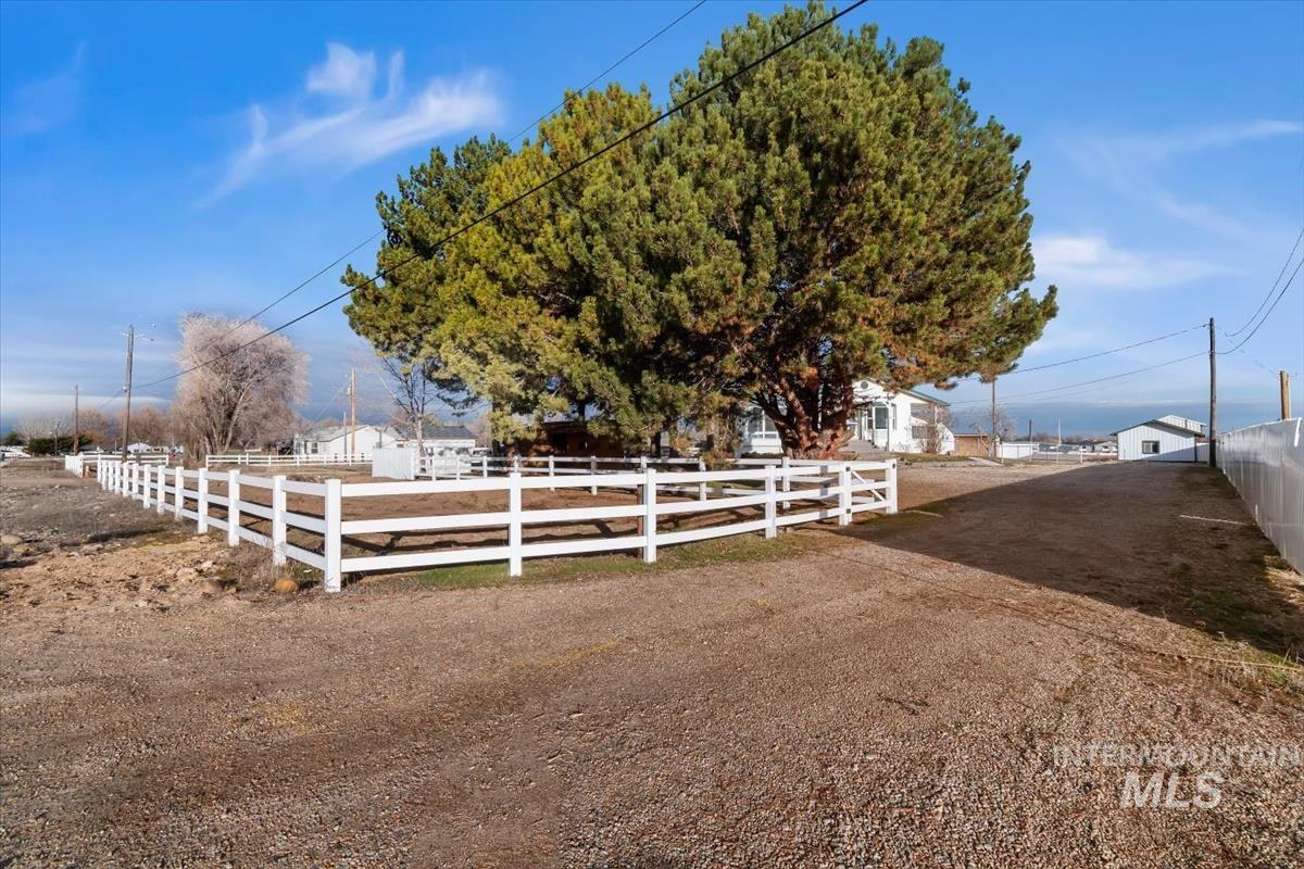 3320 Wilson Lane, Nampa, Idaho 83686, 3 Bedrooms, 2 Bathrooms, Residential For Sale, Price $650,000,MLS 98975277