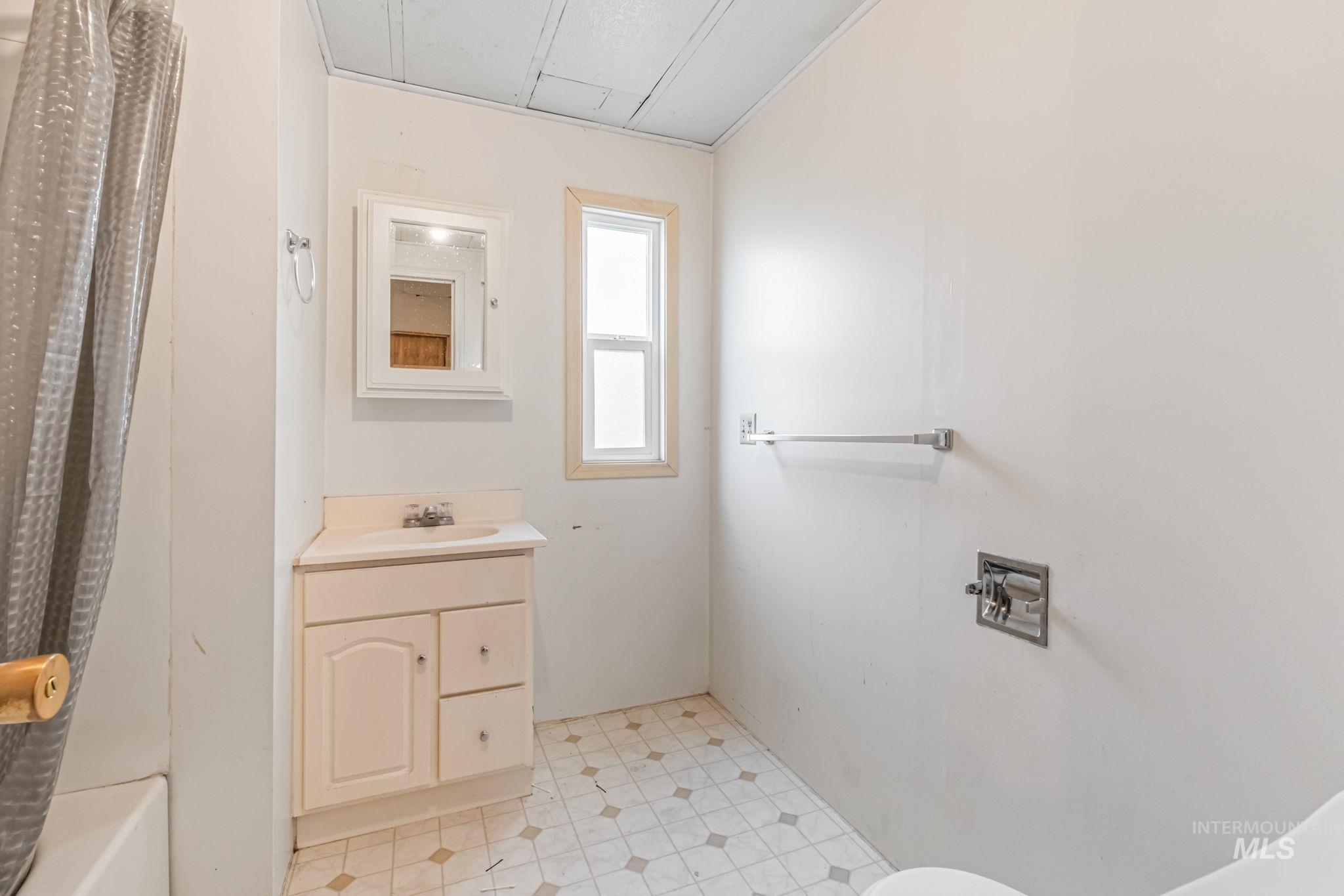 3948 Adams St, Garden City, Idaho 83714, 3 Bedrooms, 1 Bathroom, Residential For Sale, Price $35,000,MLS 98975278