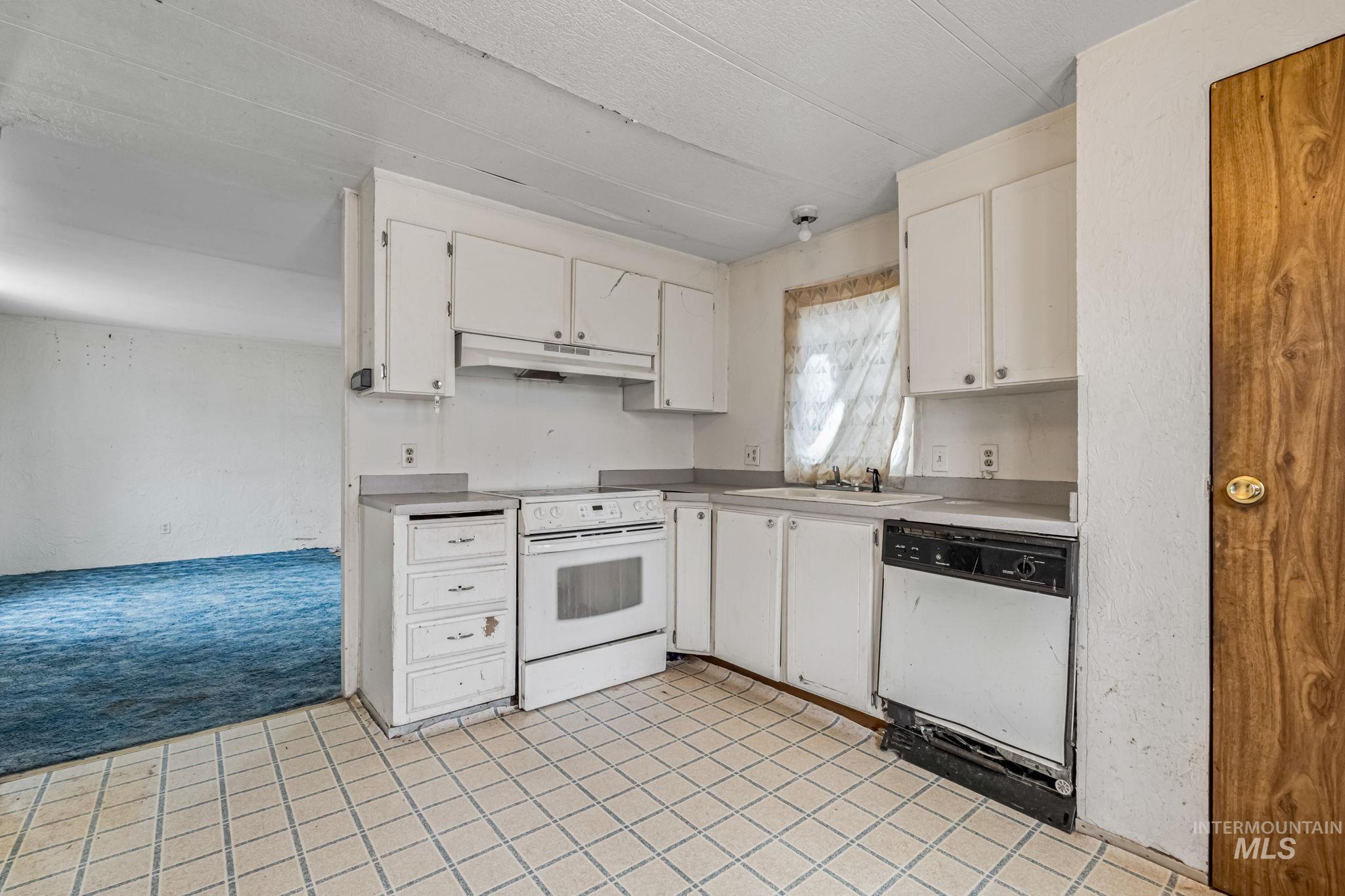 3948 Adams St, Garden City, Idaho 83714, 3 Bedrooms, 1 Bathroom, Residential For Sale, Price $35,000,MLS 98975278