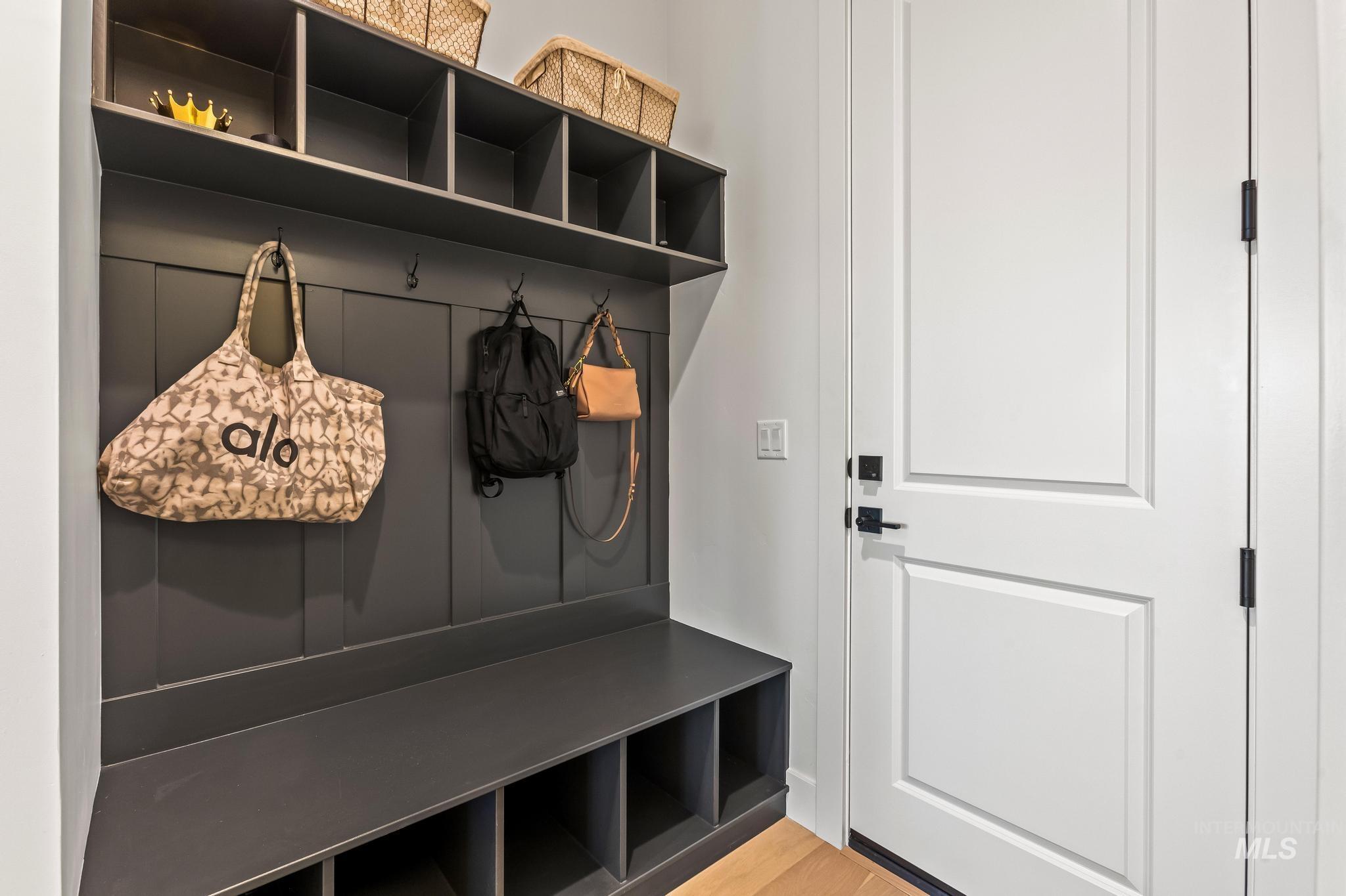 6419 W Piaffe St, Eagle, Idaho 83616, 3 Bedrooms, 2 Bathrooms, Residential For Sale, Price $785,000,MLS 98975280