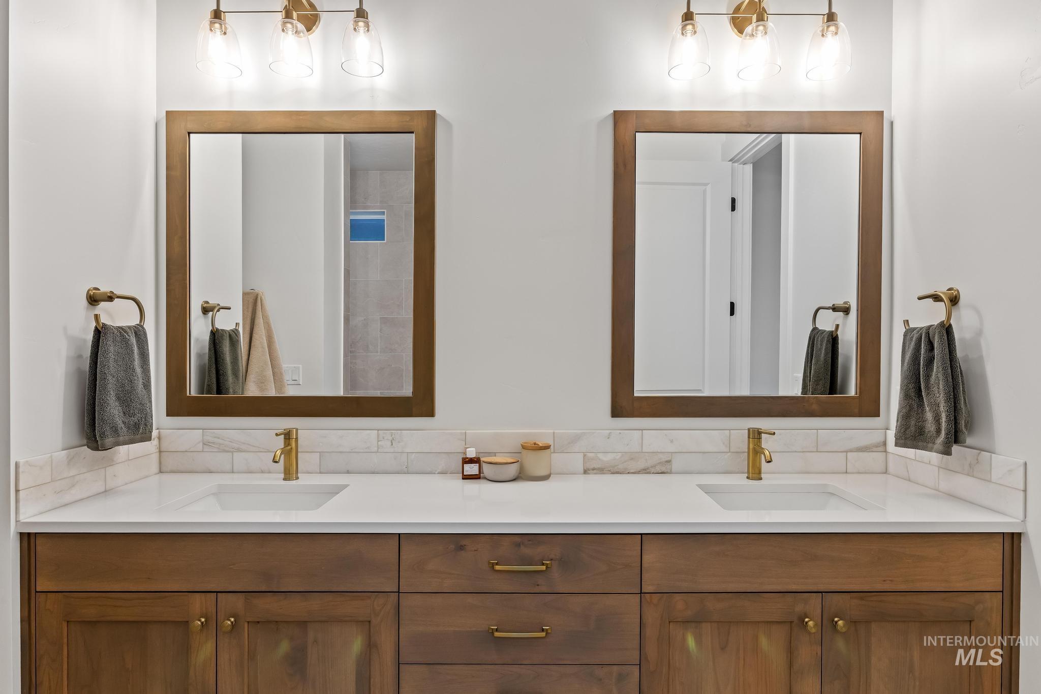 6419 W Piaffe St, Eagle, Idaho 83616, 3 Bedrooms, 2 Bathrooms, Residential For Sale, Price $785,000,MLS 98975280