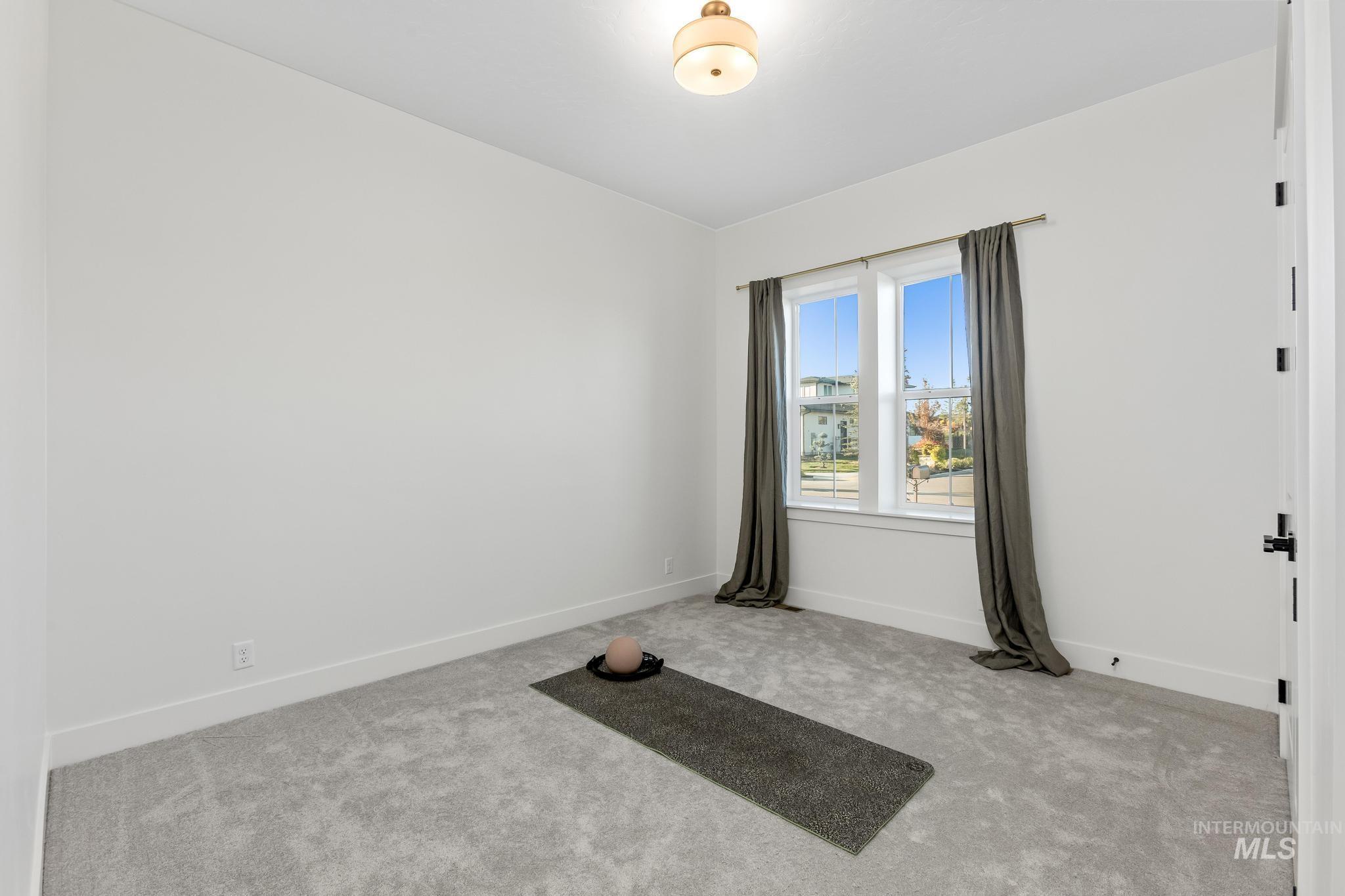 6419 W Piaffe St, Eagle, Idaho 83616, 3 Bedrooms, 2 Bathrooms, Residential For Sale, Price $785,000,MLS 98975280