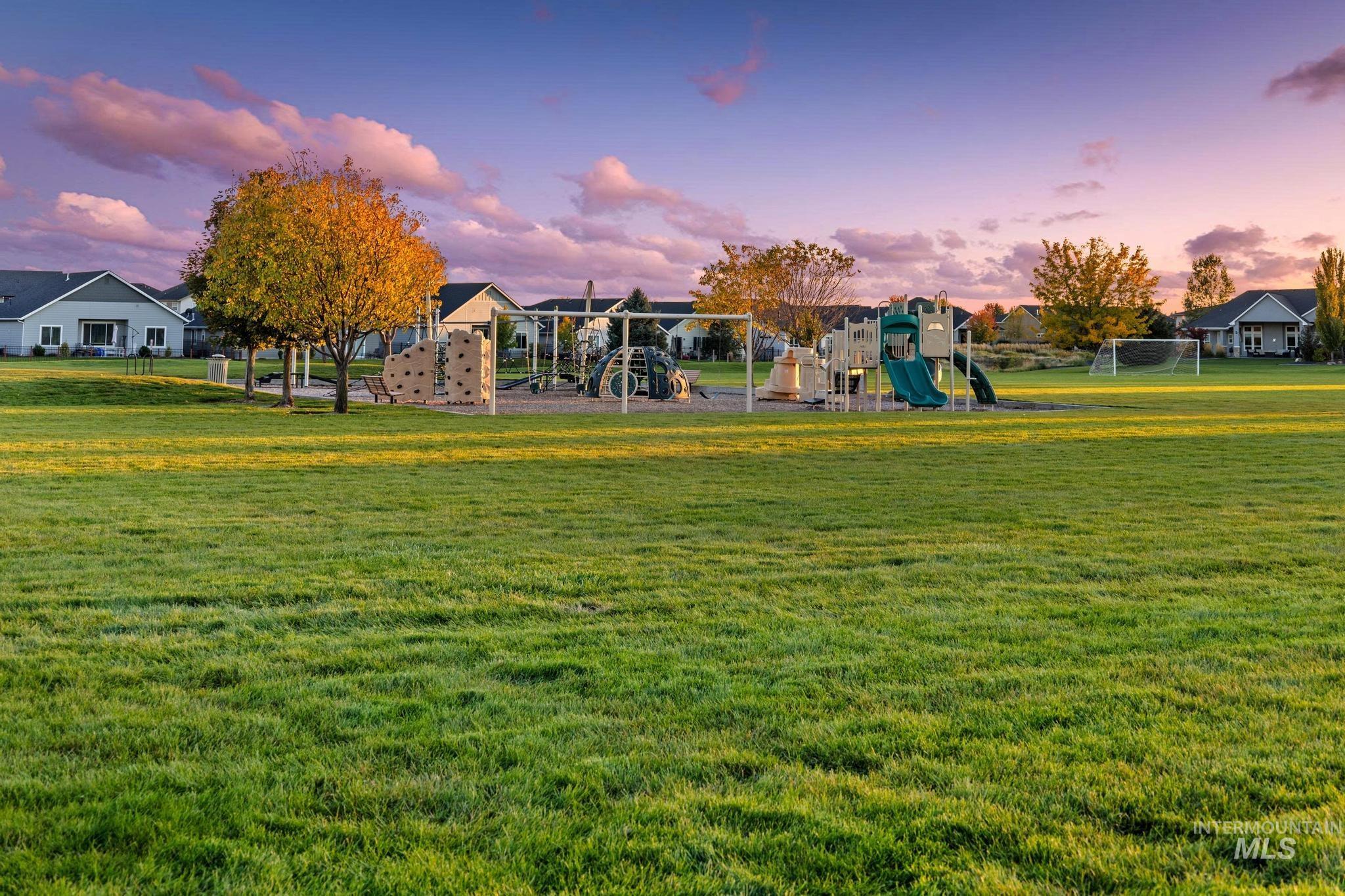 6419 W Piaffe St, Eagle, Idaho 83616, 3 Bedrooms, 2 Bathrooms, Residential For Sale, Price $785,000,MLS 98975280