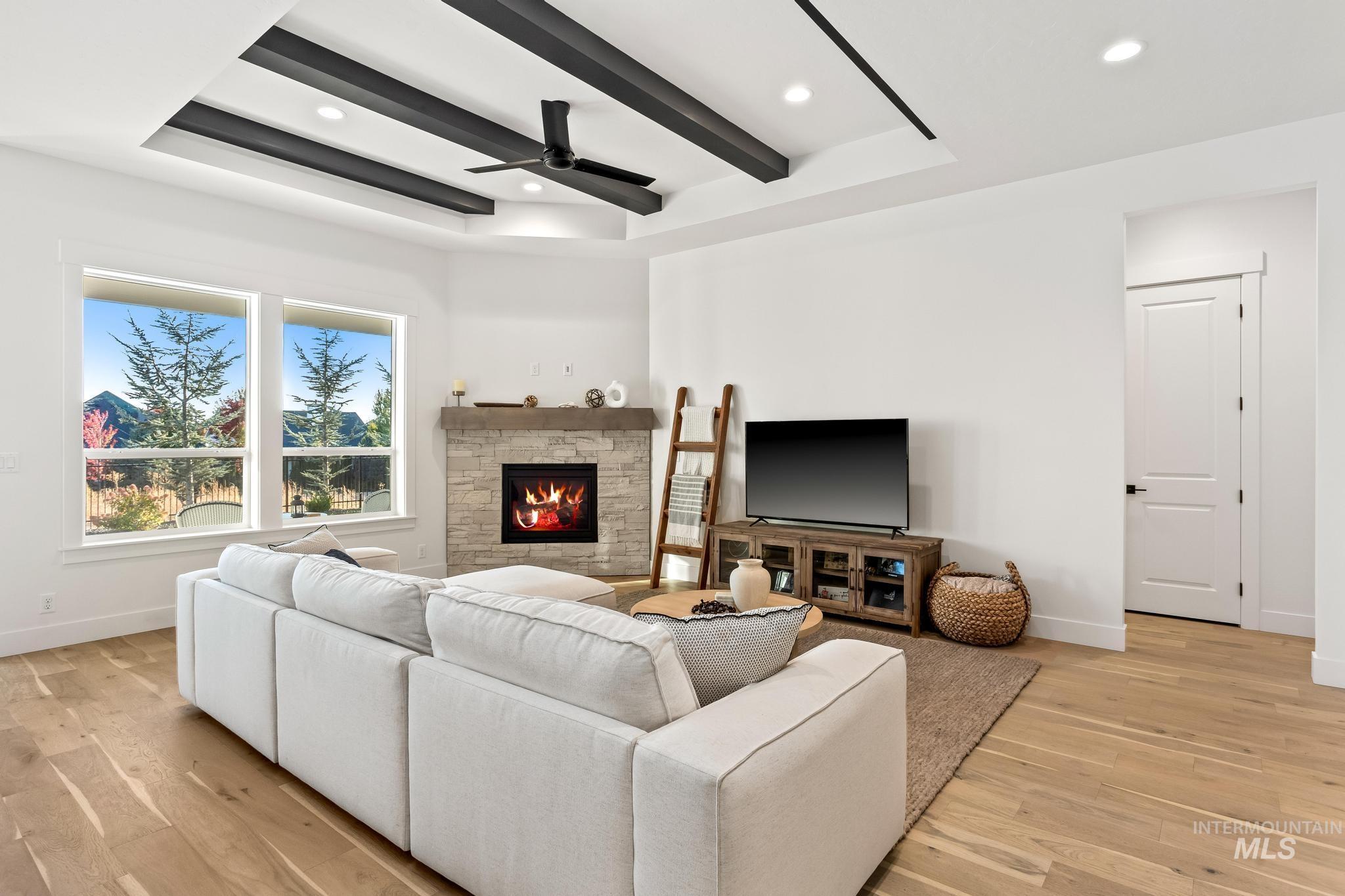 6419 W Piaffe St, Eagle, Idaho 83616, 3 Bedrooms, 2 Bathrooms, Residential For Sale, Price $785,000,MLS 98975280