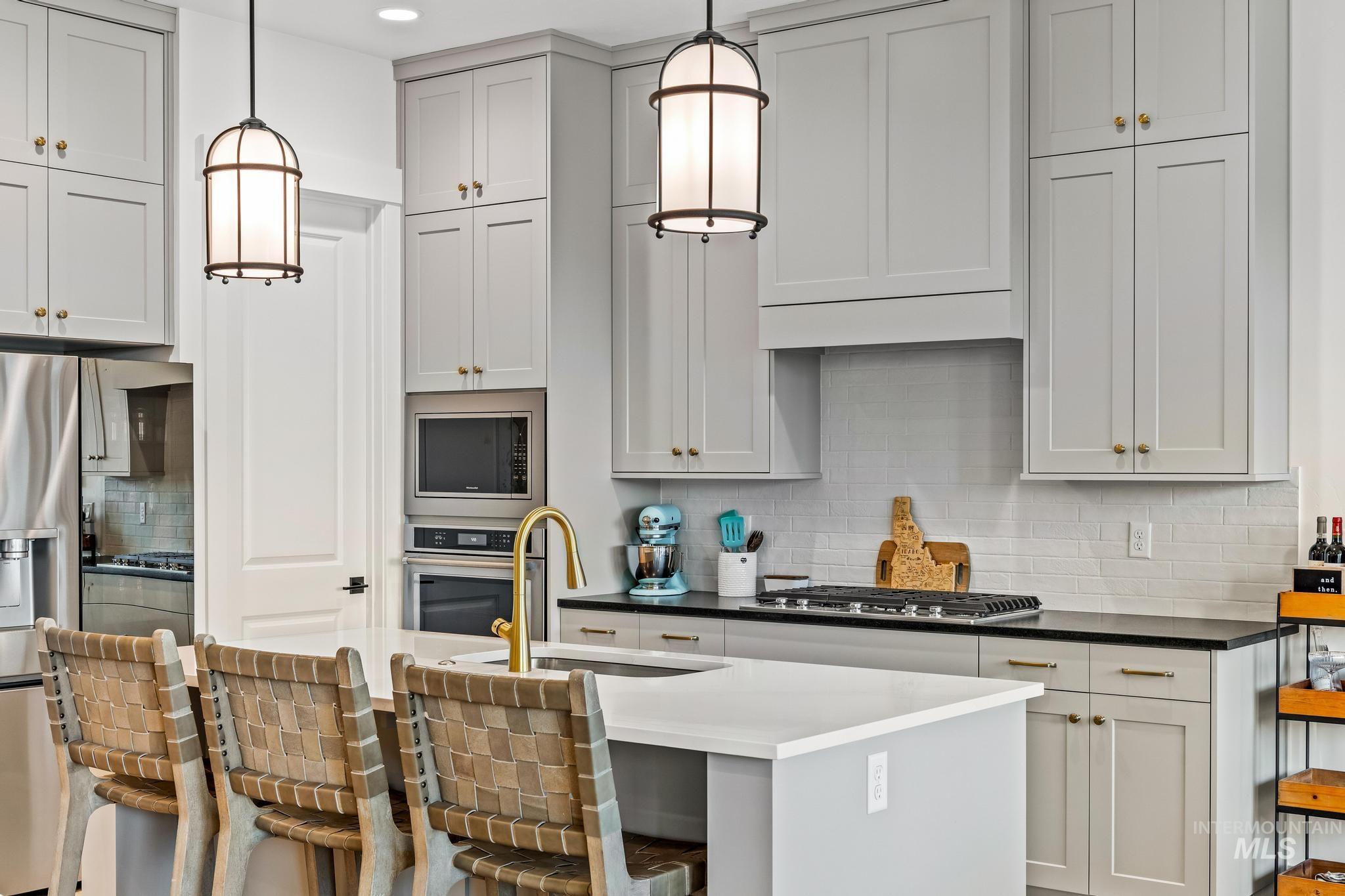 6419 W Piaffe St, Eagle, Idaho 83616, 3 Bedrooms, 2 Bathrooms, Residential For Sale, Price $785,000,MLS 98975280