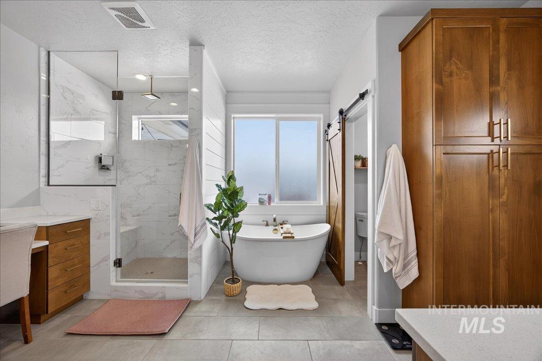 15111 Pinehurst Way, Caldwell, Idaho 83607, 5 Bedrooms, 2.5 Bathrooms, Residential For Sale, Price $1,099,000,MLS 98975283