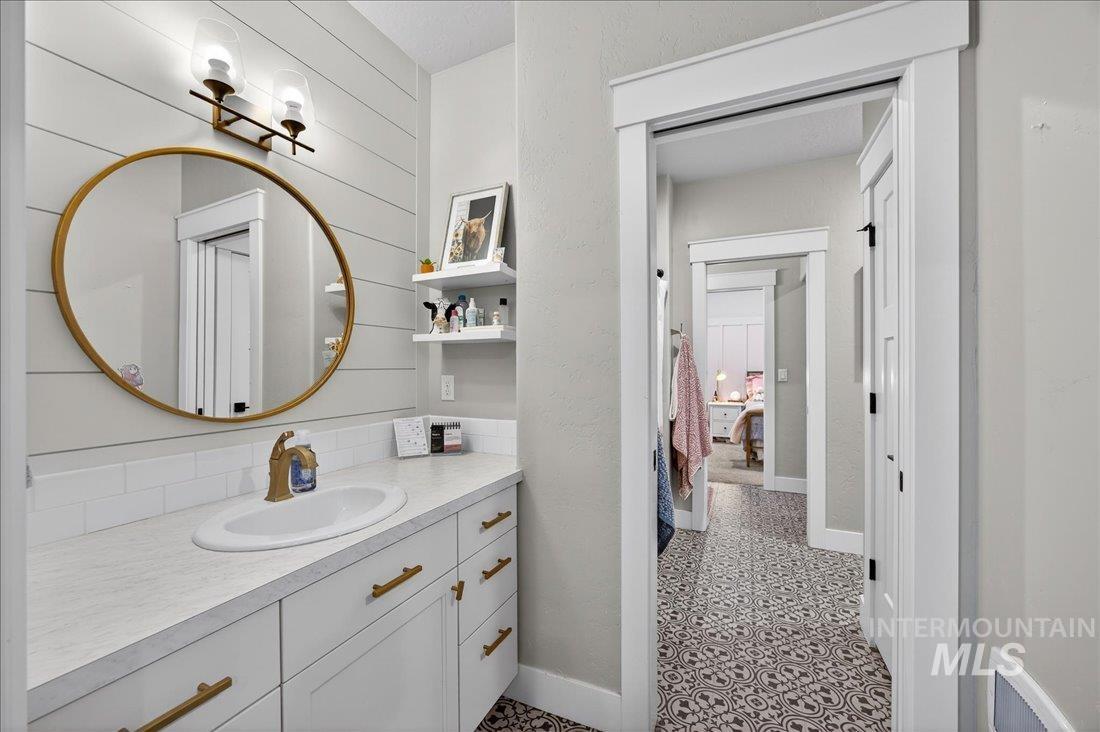 15111 Pinehurst Way, Caldwell, Idaho 83607, 5 Bedrooms, 2.5 Bathrooms, Residential For Sale, Price $1,099,000,MLS 98975283