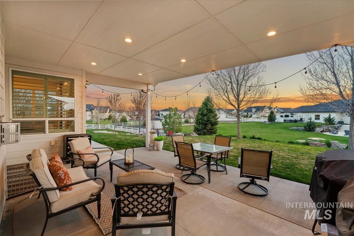 15111 Pinehurst Way, Caldwell, Idaho 83607, 5 Bedrooms, 2.5 Bathrooms, Residential For Sale, Price $1,099,000,MLS 98975283