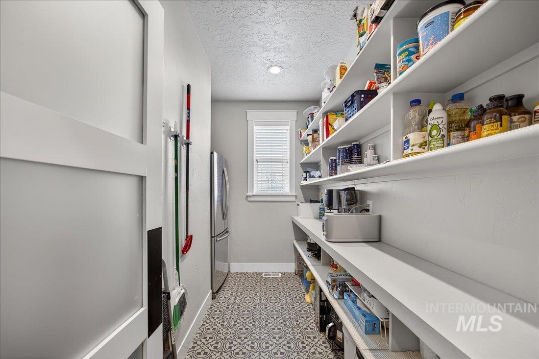 15111 Pinehurst Way, Caldwell, Idaho 83607, 5 Bedrooms, 2.5 Bathrooms, Residential For Sale, Price $1,099,000,MLS 98975283