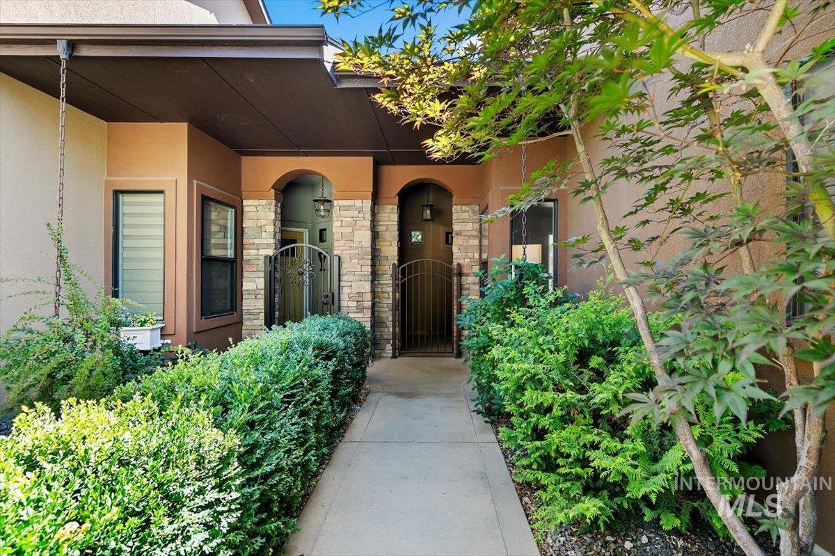 161 E Cholla Hills St, Meridian, Idaho 83646, 2 Bedrooms, 2 Bathrooms, Residential For Sale, Price $399,900,MLS 98975286