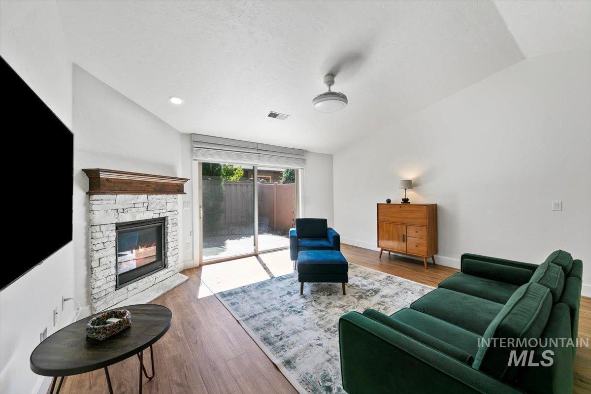 161 E Cholla Hills St, Meridian, Idaho 83646, 2 Bedrooms, 2 Bathrooms, Residential For Sale, Price $399,900,MLS 98975286