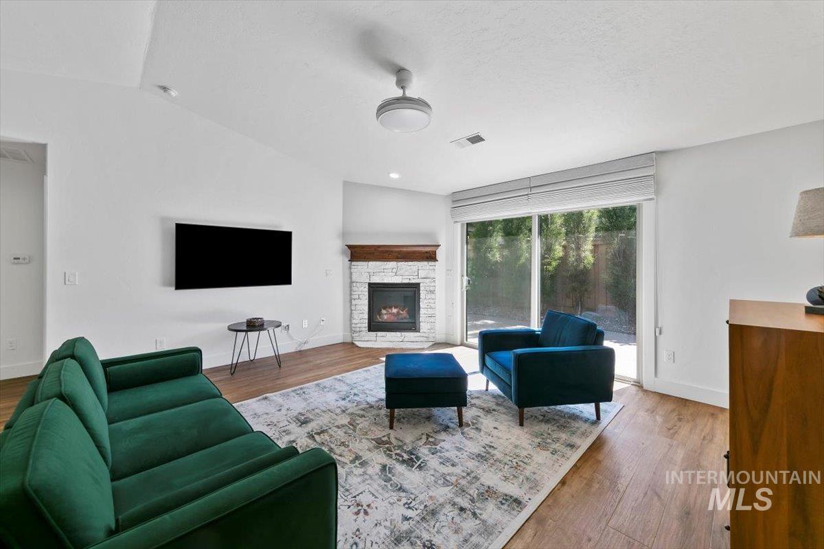 161 E Cholla Hills St, Meridian, Idaho 83646, 2 Bedrooms, 2 Bathrooms, Residential For Sale, Price $399,900,MLS 98975286