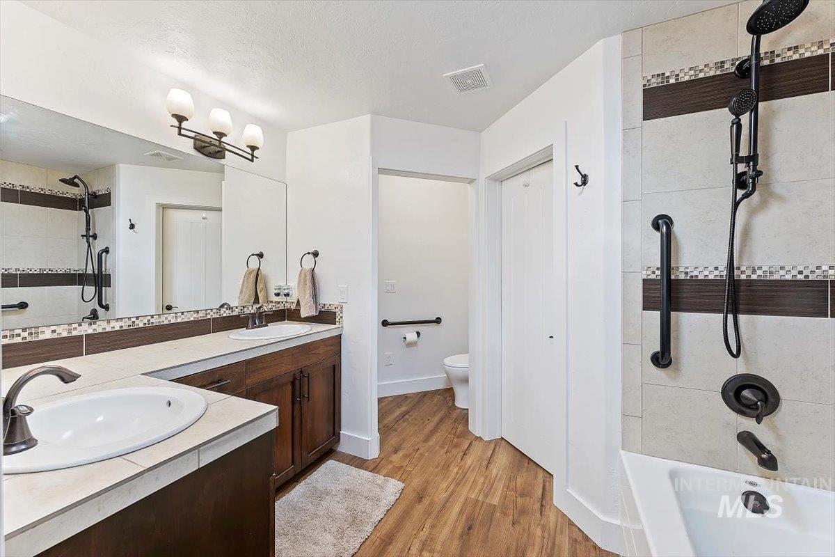 161 E Cholla Hills St, Meridian, Idaho 83646, 2 Bedrooms, 2 Bathrooms, Residential For Sale, Price $399,900,MLS 98975286