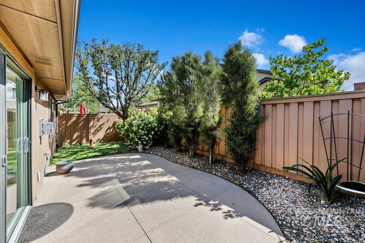 161 E Cholla Hills St, Meridian, Idaho 83646, 2 Bedrooms, 2 Bathrooms, Residential For Sale, Price $399,900,MLS 98975286