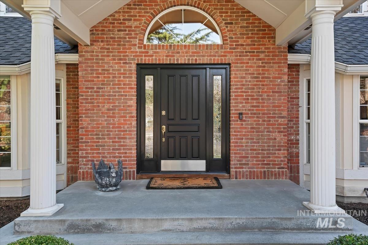 395 E Woodlander Ct, Eagle, Idaho 83616, 4 Bedrooms, 3 Bathrooms, Residential For Sale, Price $825,000,MLS 98975290