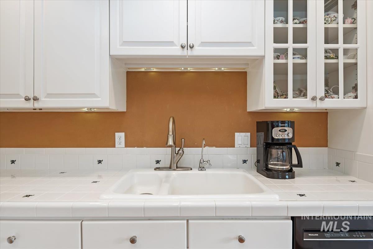 395 E Woodlander Ct, Eagle, Idaho 83616, 4 Bedrooms, 3 Bathrooms, Residential For Sale, Price $825,000,MLS 98975290