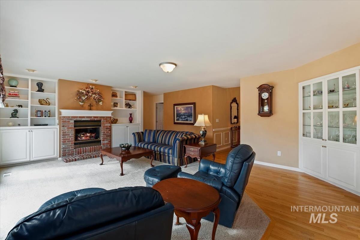 395 E Woodlander Ct, Eagle, Idaho 83616, 4 Bedrooms, 3 Bathrooms, Residential For Sale, Price $825,000,MLS 98975290