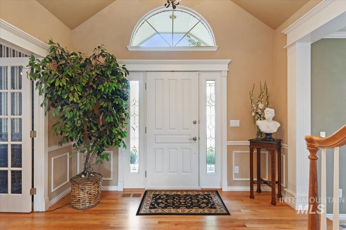 395 E Woodlander Ct, Eagle, Idaho 83616, 4 Bedrooms, 3 Bathrooms, Residential For Sale, Price $825,000,MLS 98975290