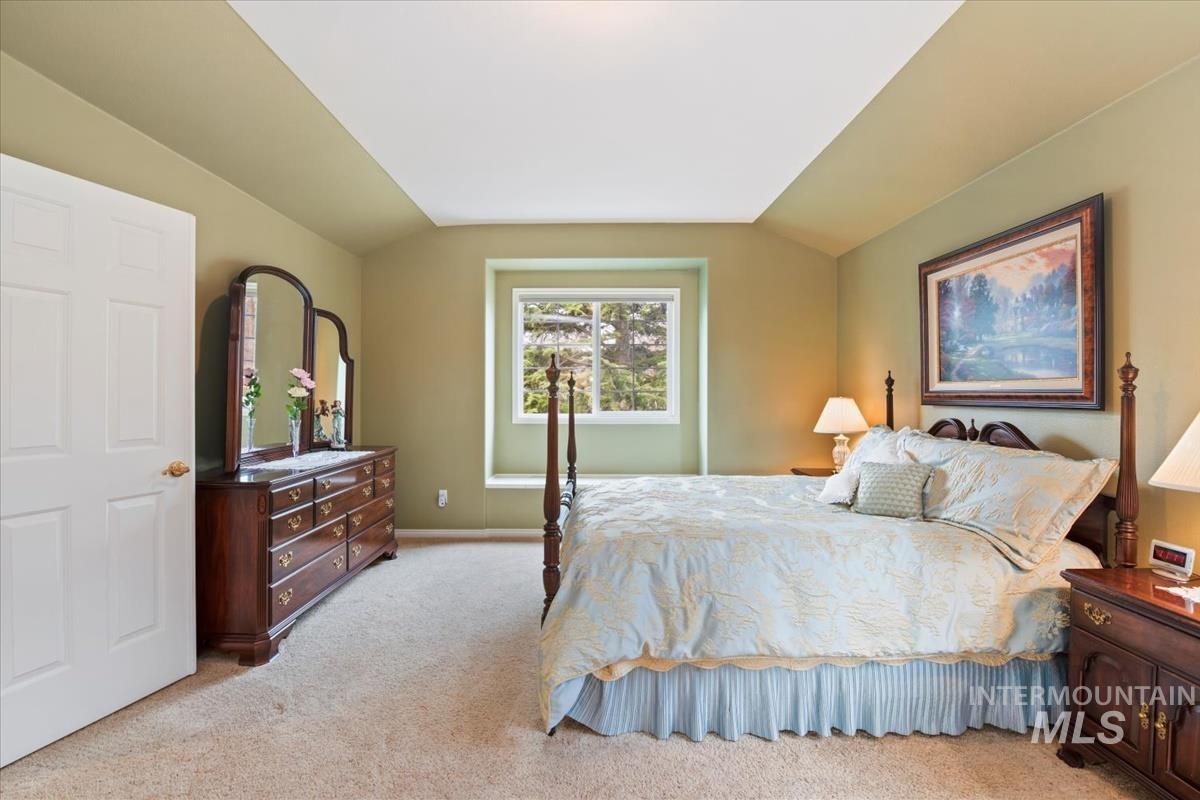 395 E Woodlander Ct, Eagle, Idaho 83616, 4 Bedrooms, 3 Bathrooms, Residential For Sale, Price $825,000,MLS 98975290