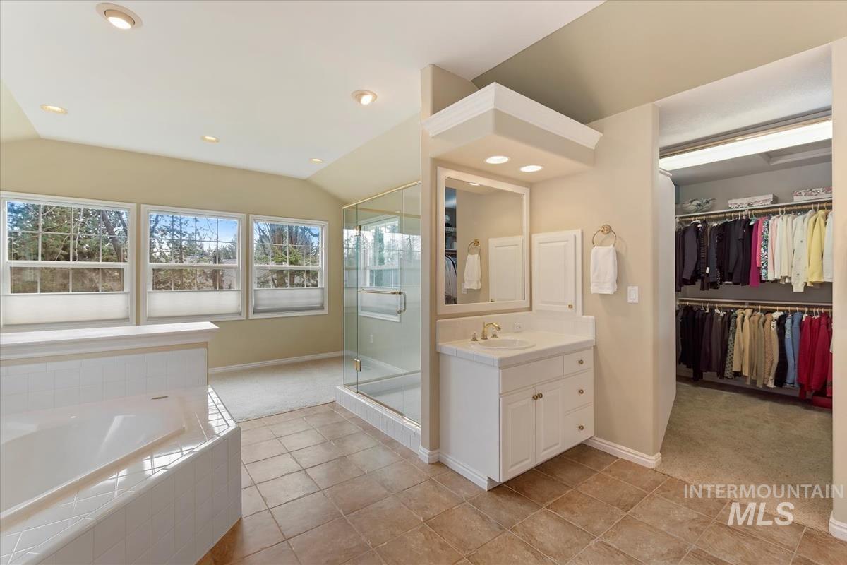 395 E Woodlander Ct, Eagle, Idaho 83616, 4 Bedrooms, 3 Bathrooms, Residential For Sale, Price $825,000,MLS 98975290