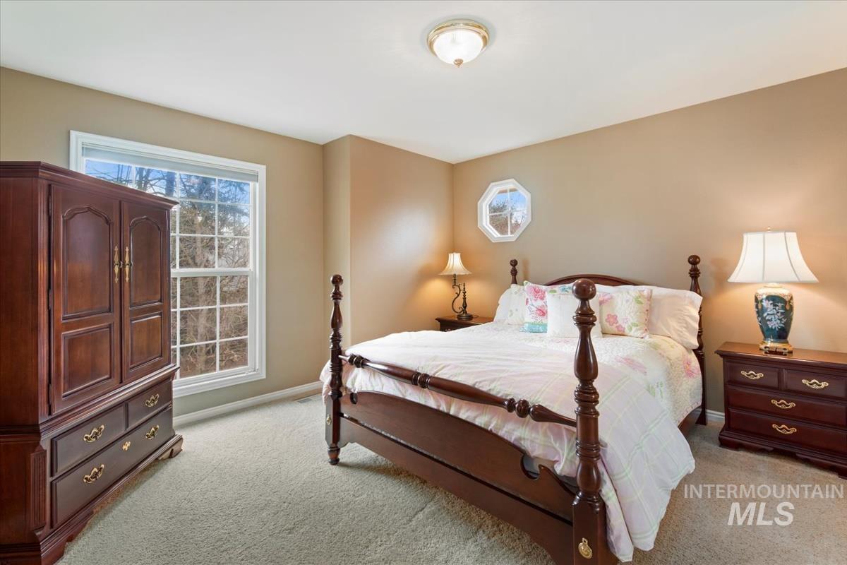 395 E Woodlander Ct, Eagle, Idaho 83616, 4 Bedrooms, 3 Bathrooms, Residential For Sale, Price $825,000,MLS 98975290