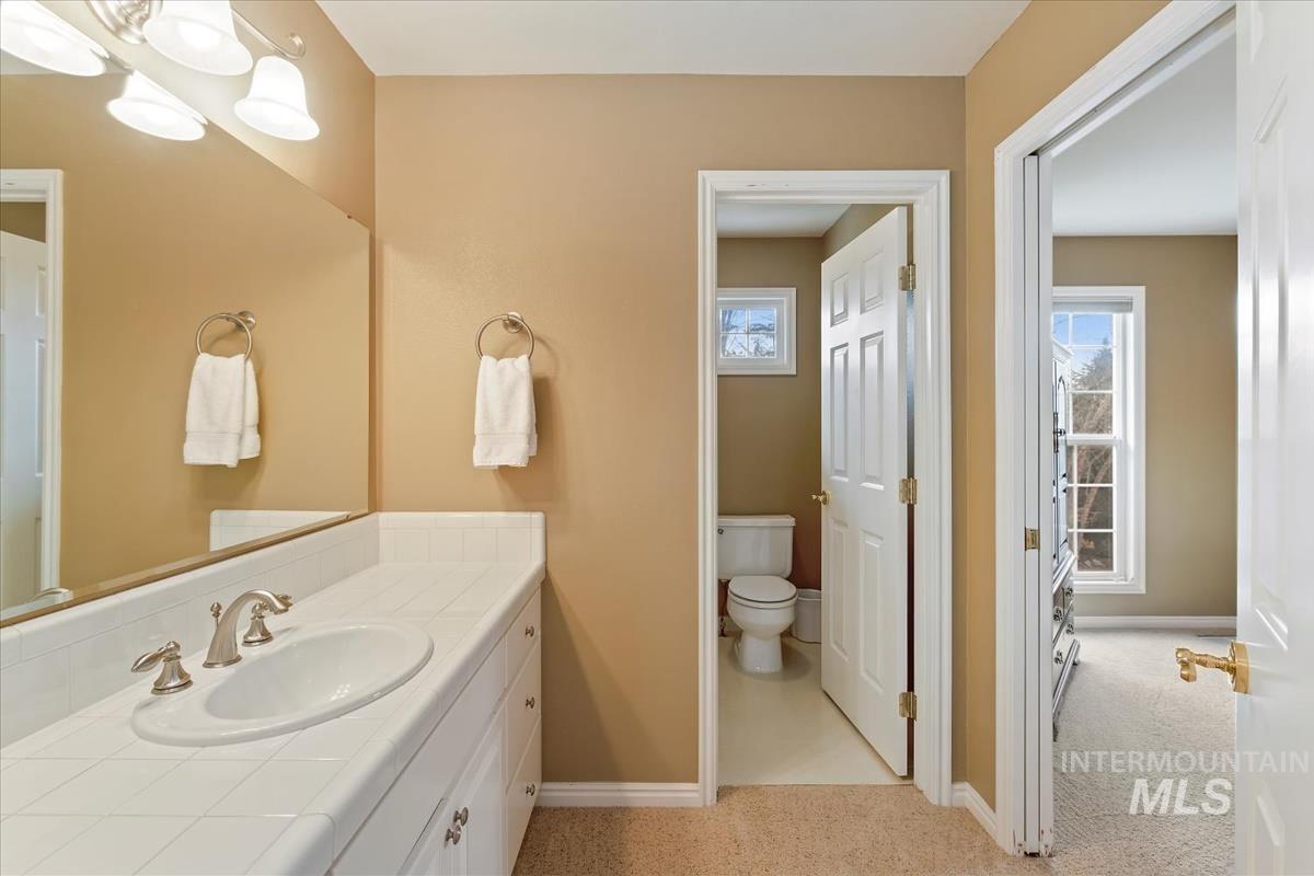 395 E Woodlander Ct, Eagle, Idaho 83616, 4 Bedrooms, 3 Bathrooms, Residential For Sale, Price $825,000,MLS 98975290