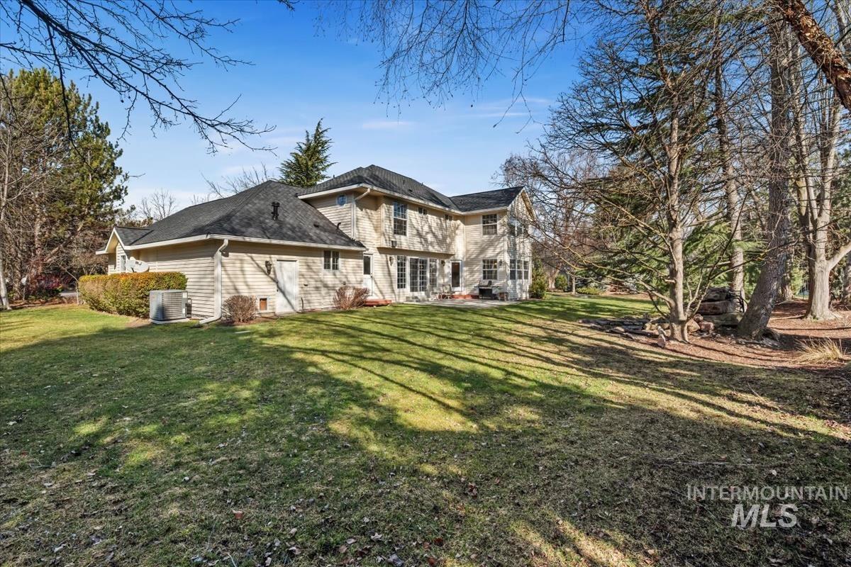 395 E Woodlander Ct, Eagle, Idaho 83616, 4 Bedrooms, 3 Bathrooms, Residential For Sale, Price $825,000,MLS 98975290