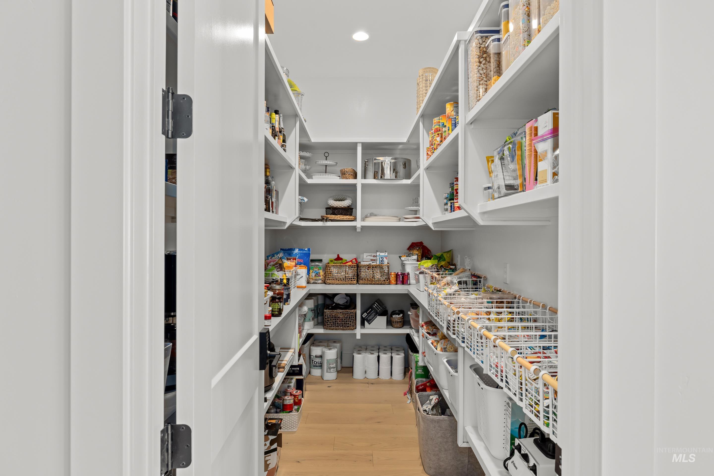 6820 W Biathlon St, Eagle, Idaho 83616, 6 Bedrooms, 5 Bathrooms, Residential For Sale, Price $2,389,900,MLS 98975291