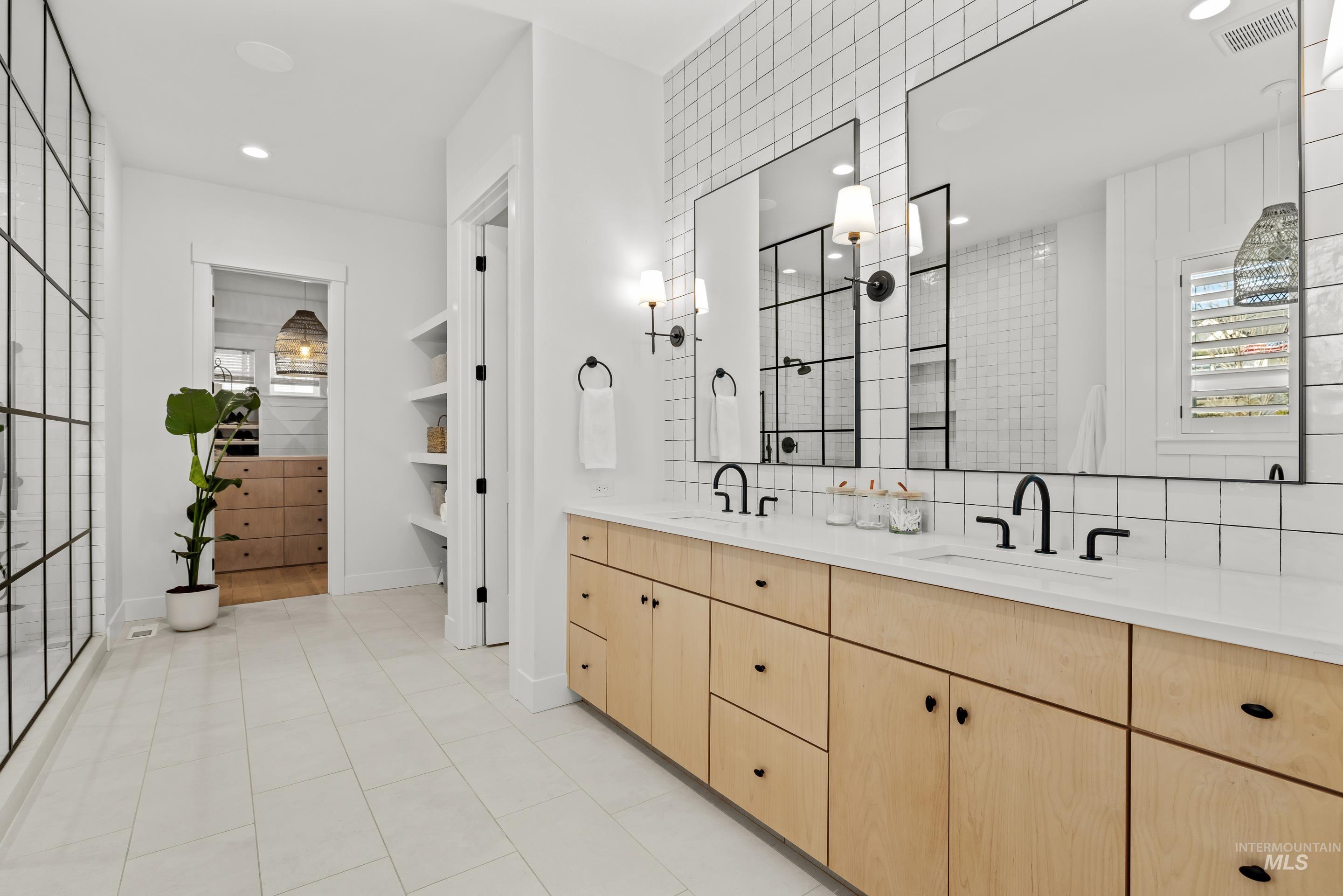 6820 W Biathlon St, Eagle, Idaho 83616, 6 Bedrooms, 5 Bathrooms, Residential For Sale, Price $2,389,900,MLS 98975291