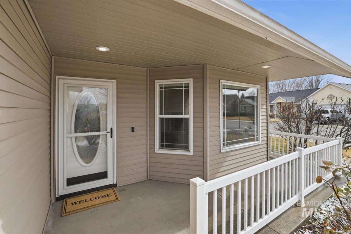 446 W Sedgewick Dr, Meridian, Idaho 83646, 3 Bedrooms, 2.5 Bathrooms, Residential For Sale, Price $440,000,MLS 98975292