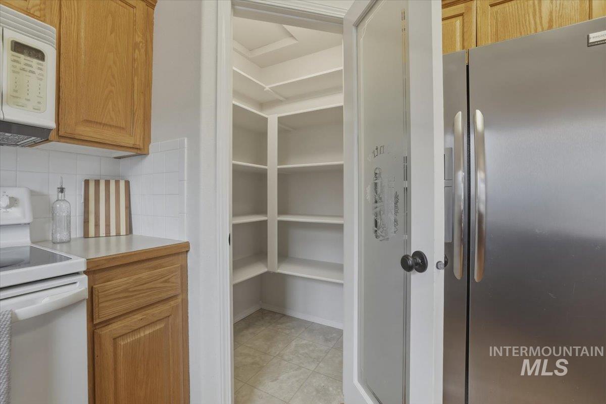 446 W Sedgewick Dr, Meridian, Idaho 83646, 3 Bedrooms, 2.5 Bathrooms, Residential For Sale, Price $440,000,MLS 98975292