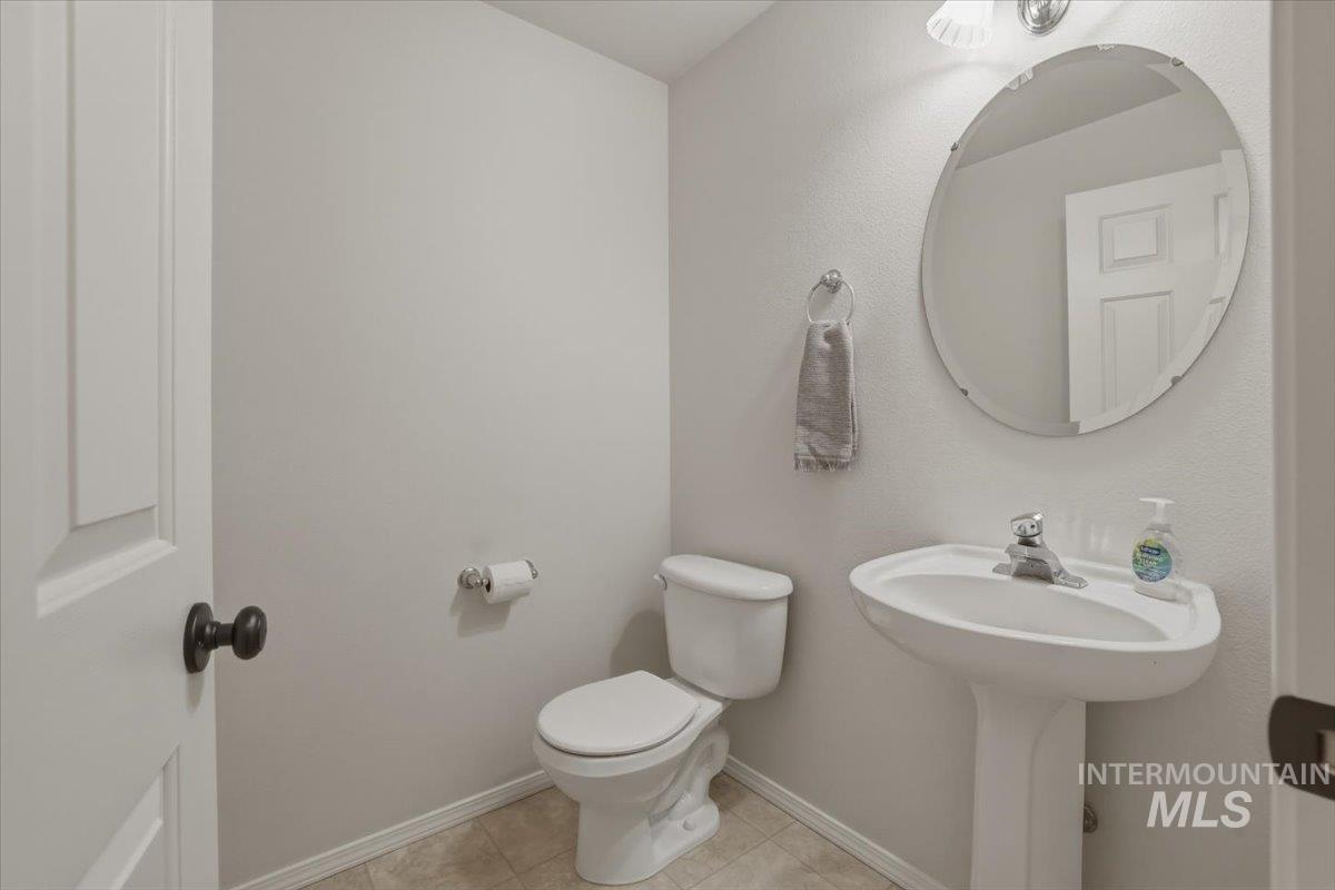 446 W Sedgewick Dr, Meridian, Idaho 83646, 3 Bedrooms, 2.5 Bathrooms, Residential For Sale, Price $440,000,MLS 98975292