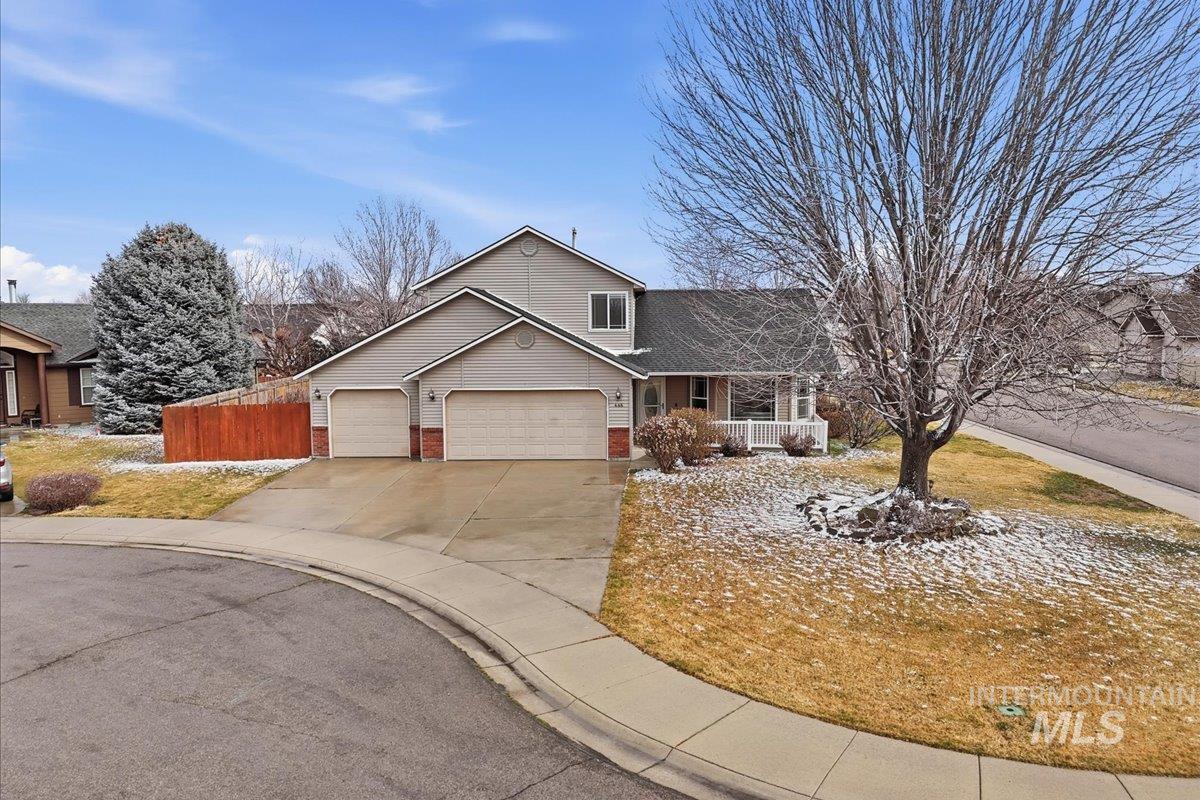 446 W Sedgewick Dr, Meridian, Idaho 83646, 3 Bedrooms, 2.5 Bathrooms, Residential For Sale, Price $440,000,MLS 98975292