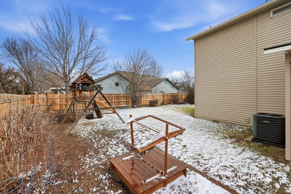 446 W Sedgewick Dr, Meridian, Idaho 83646, 3 Bedrooms, 2.5 Bathrooms, Residential For Sale, Price $440,000,MLS 98975292