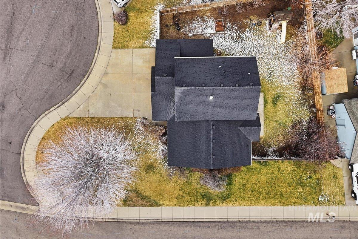 446 W Sedgewick Dr, Meridian, Idaho 83646, 3 Bedrooms, 2.5 Bathrooms, Residential For Sale, Price $440,000,MLS 98975292