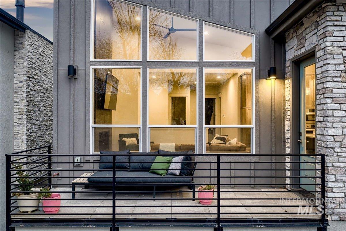 6323 W Bluebird Lane, Boise, Idaho 83714, 3 Bedrooms, 3 Bathrooms, Residential For Sale, Price $687,000,MLS 98975294