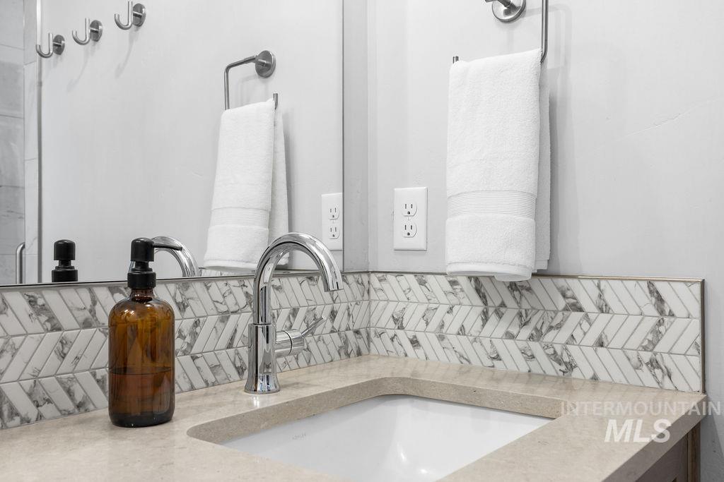 6323 W Bluebird Lane, Boise, Idaho 83714, 3 Bedrooms, 3 Bathrooms, Residential For Sale, Price $687,000,MLS 98975294