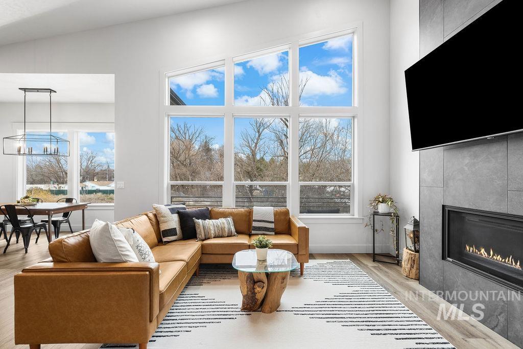 6323 W Bluebird Lane, Boise, Idaho 83714, 3 Bedrooms, 3 Bathrooms, Residential For Sale, Price $687,000,MLS 98975294