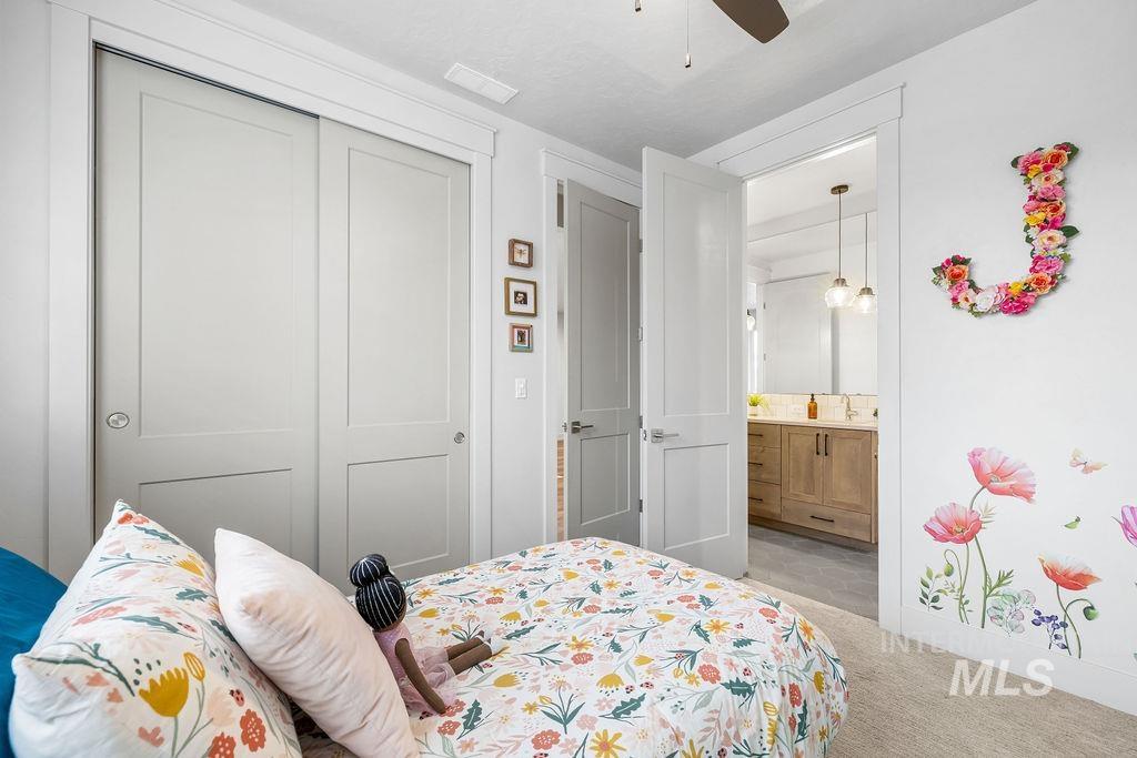 6323 W Bluebird Lane, Boise, Idaho 83714, 3 Bedrooms, 3 Bathrooms, Residential For Sale, Price $687,000,MLS 98975294