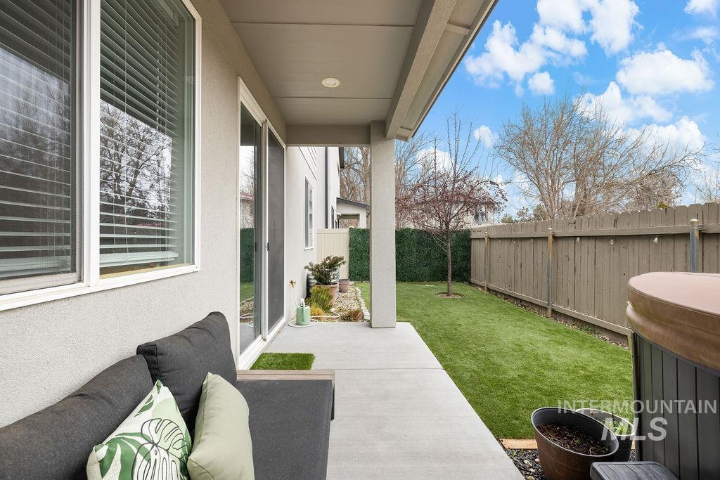 6323 W Bluebird Lane, Boise, Idaho 83714, 3 Bedrooms, 3 Bathrooms, Residential For Sale, Price $687,000,MLS 98975294