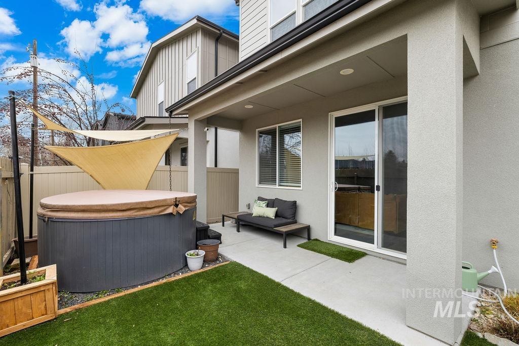 6323 W Bluebird Lane, Boise, Idaho 83714, 3 Bedrooms, 3 Bathrooms, Residential For Sale, Price $687,000,MLS 98975294