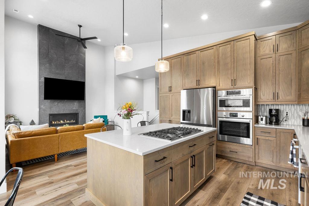 6323 W Bluebird Lane, Boise, Idaho 83714, 3 Bedrooms, 3 Bathrooms, Residential For Sale, Price $687,000,MLS 98975294