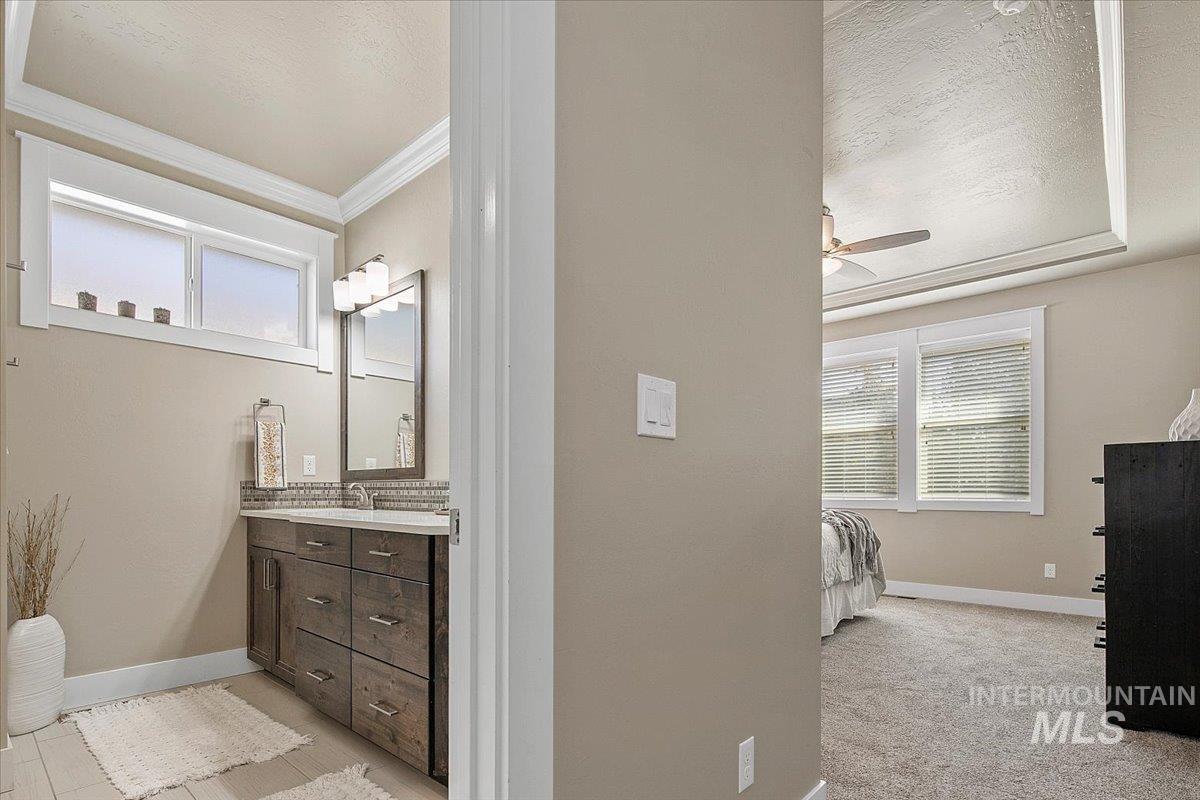 3190 S Saxony, Eagle, Idaho 83616, 3 Bedrooms, 2 Bathrooms, Residential For Sale, Price $599,900,MLS 98975295